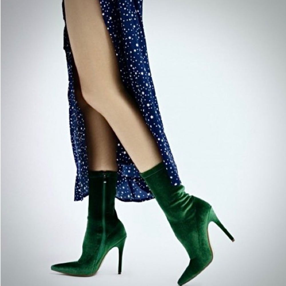 ✠ Deadstock Public Desire Green Velvet Ankle Boots ✠